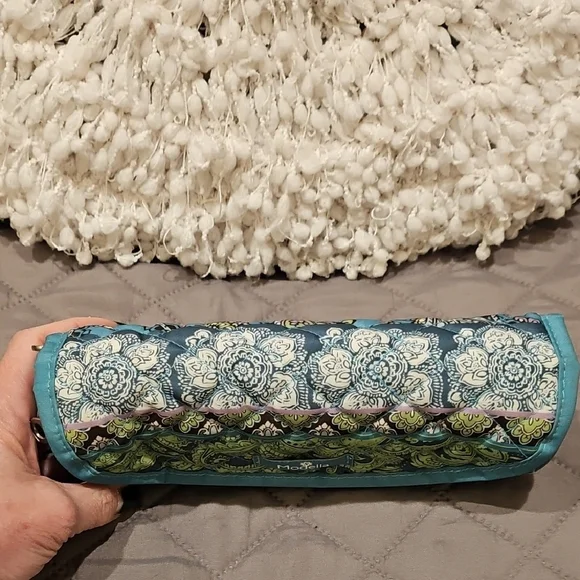 Modella Blue and Green Travel Jeweley Bag with Quilted Design - Picture 6 of 16